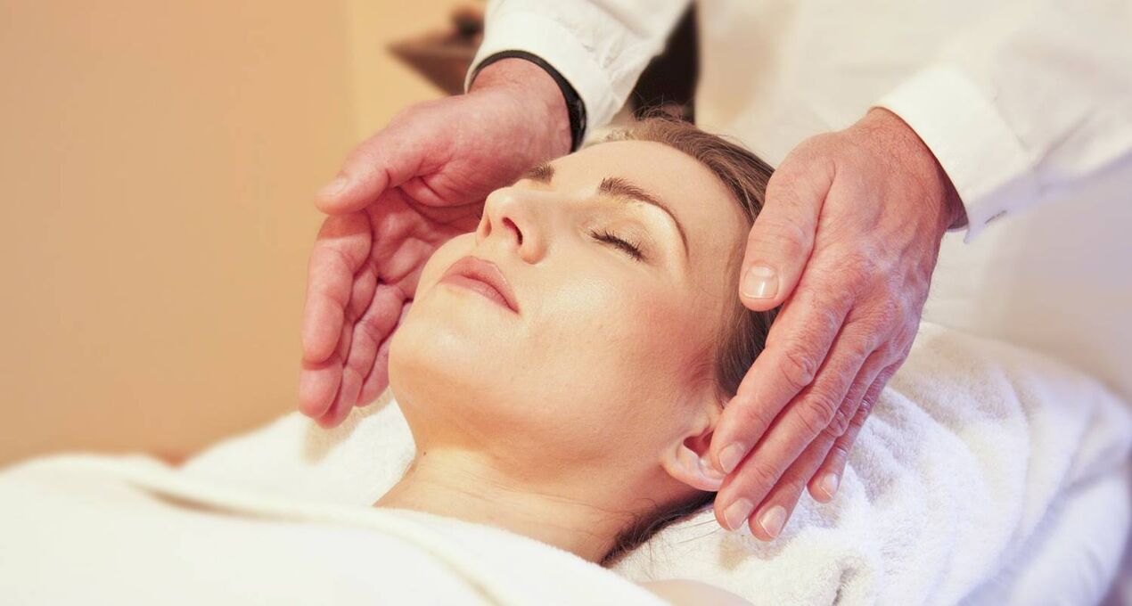 contour face massage as a way of rejuvenation